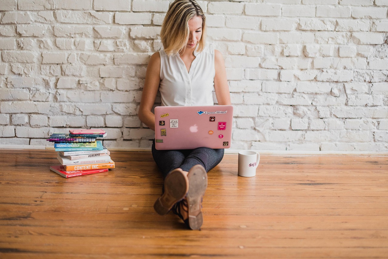 Lena Mahfouf : de star des réseaux à entrepreneuse inspirante