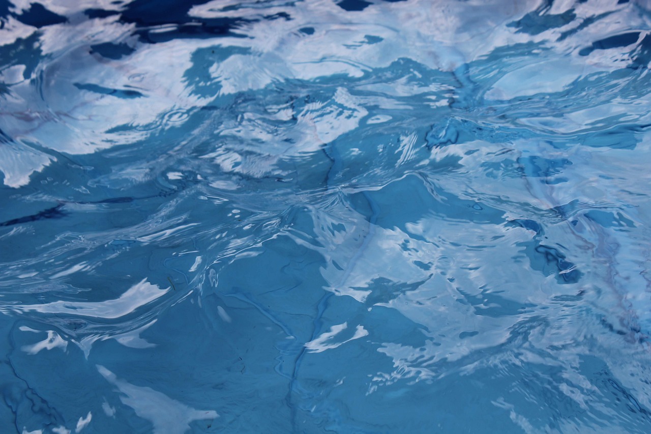 Comment choisir un antidérapant efficace pour les marches de piscine